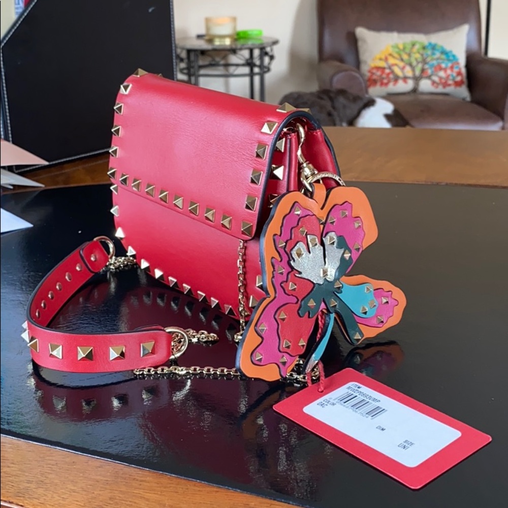 Valentino Rockstud Flower leather keychain charm - Picture 7 of 8